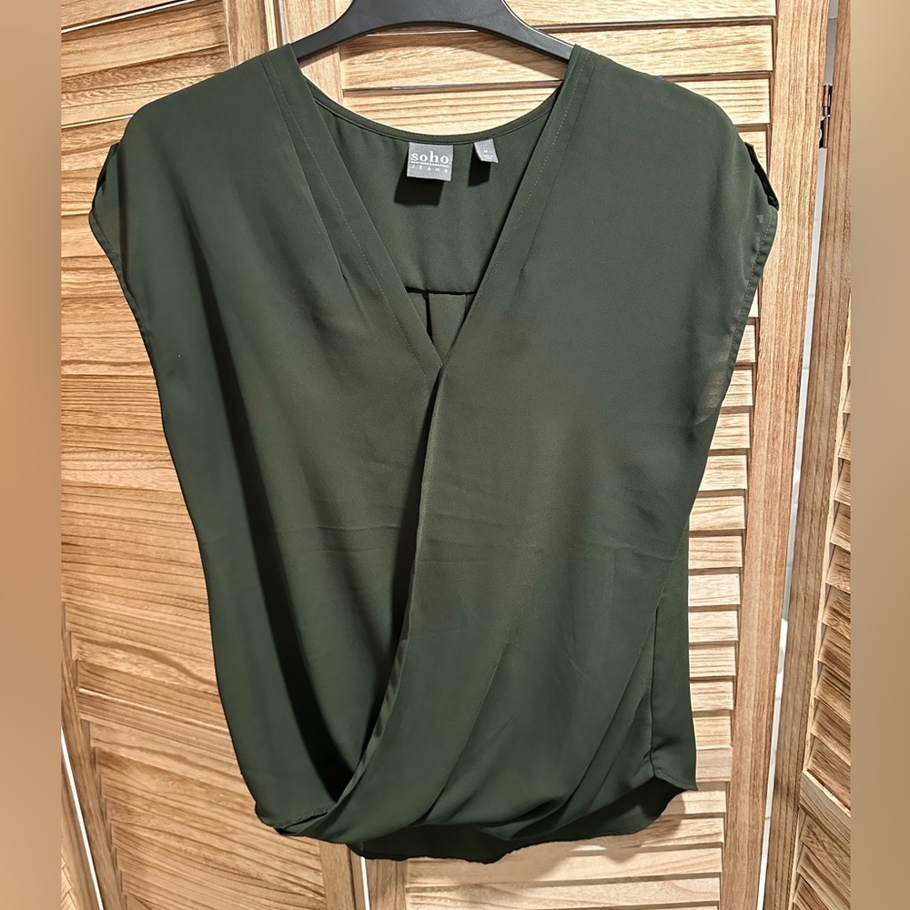 New York & Company short sleeve top, size Medium